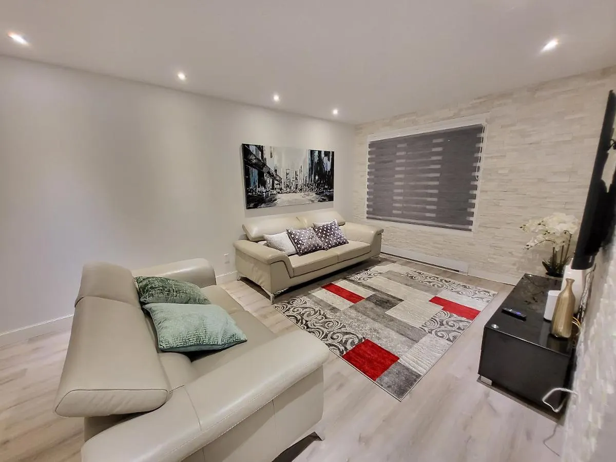 Hébergement de vacances 4 Bedrooms Beautiful Townhouse Montréal