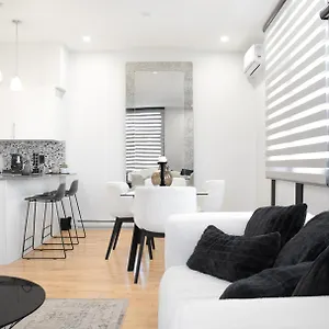 Chic 1-bedroom Retreat In Montreal's Vibrant Plateau Mont-royal Area - 3 Montréal