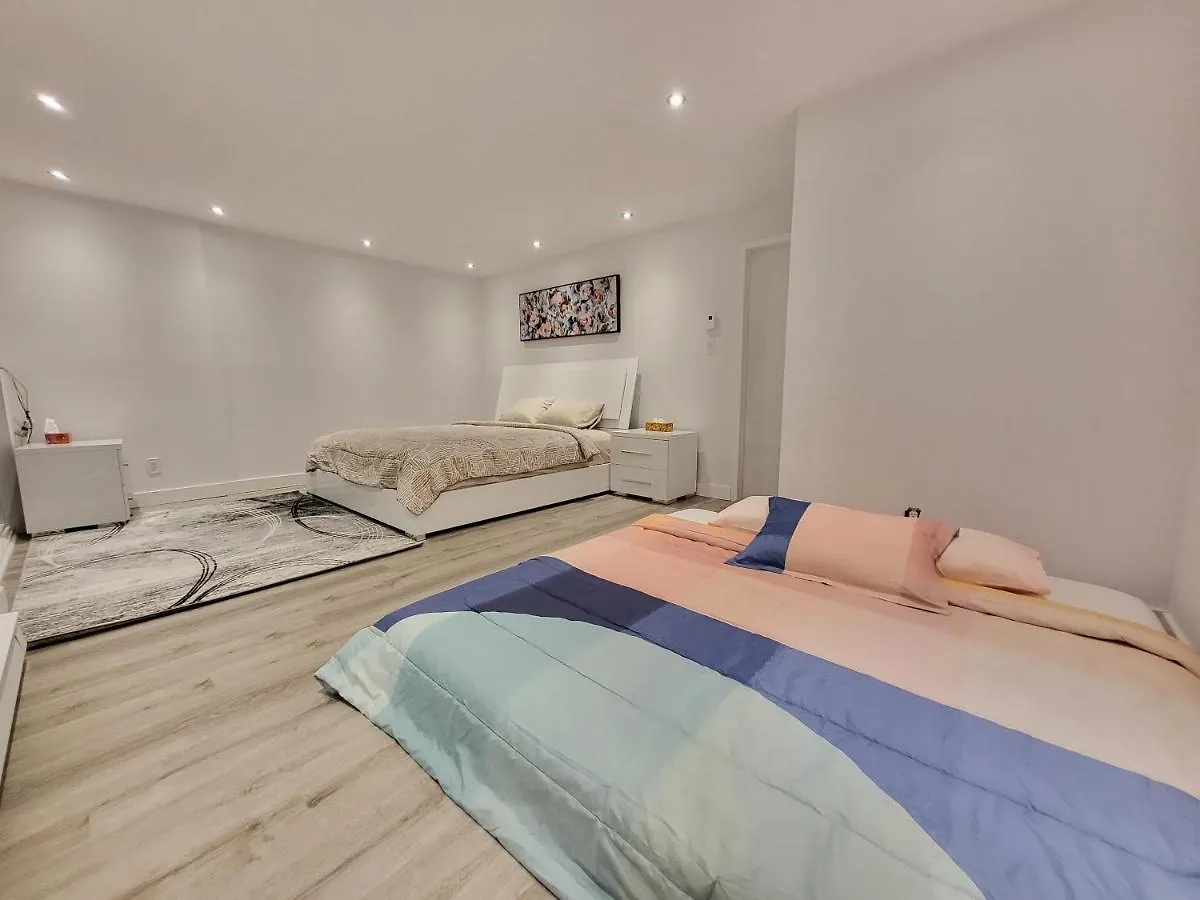 Prázdninový dům 4 Bedrooms Beautiful Townhouse Montreal Kanada